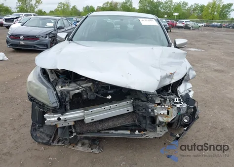 2013 Honda Accord Lx z USA, uszkodzony, nr VIN 1HGCR2F33DA007655